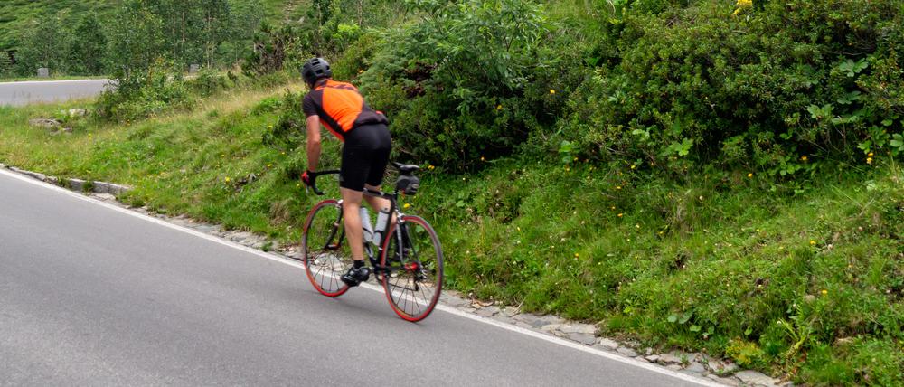 Mit dem Fahrrad so schnell es geht die Silvretta-Hochalpenstraße hinauf. Unser Autor war davon wie besessen.