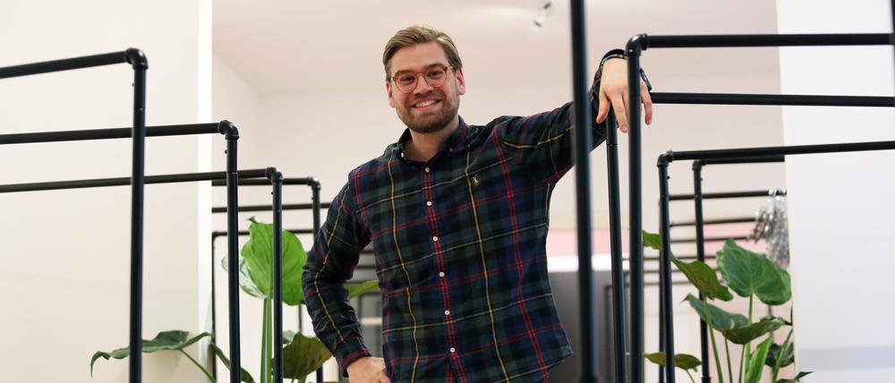 Neuer Second Hand Shop in der Innenstadt Potsdam: Betreiber Darvid Zabzinski.