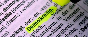 Demokratische Regierungssysteme sind der Analyse zufolge auf dem Rückmarsch.