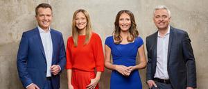„RTL Aktuell“ stellt sich mit Roberta Bieling (2. v. rechts) und Christopher Wittich (links) als News-Anchors sowie Anna Fleischhauer (2. v. links) und Andreas von Thien (rechts) für den Sport neu auf. 