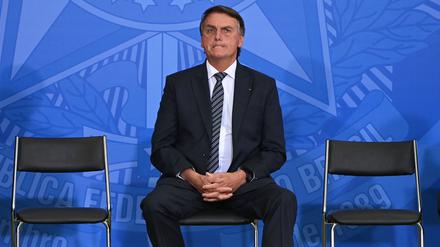Der brasilianische Präsident Jair Bolsonaro nimmt am 27. April 2022 an einer Veranstaltung zur Verteidigung der Meinungsfreiheit im Planalto-Palast in Brasilia teil.