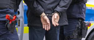 Die Polizei nahm den 38-Jährigen vorläufig fest (Symbolbild).