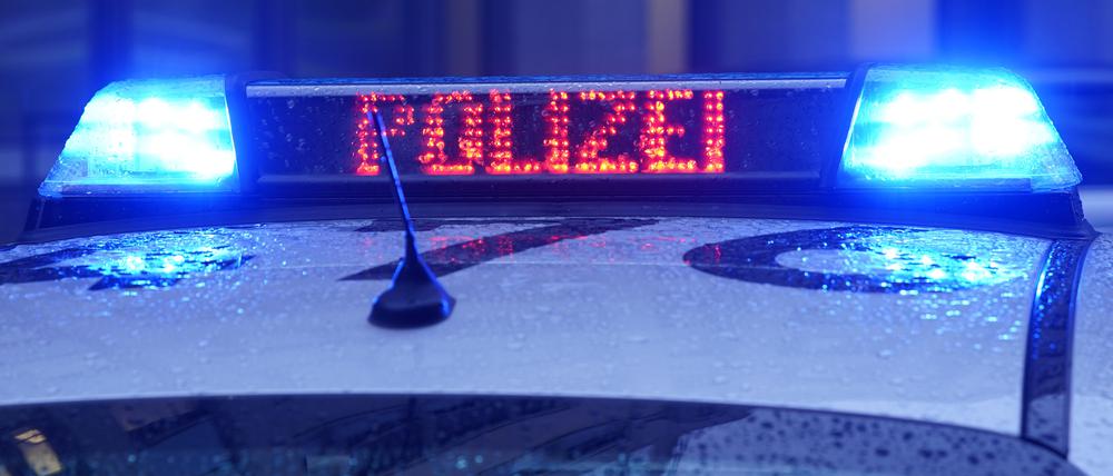 Die Flucht eines Autofahrers in Berlin-Reinickendorf endete im Graben.