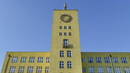 Uhrenturm, Carossa Quartier, ehemaliges Luftfahrtgerätewerk Hakenfelde LGW, Streitstraße, Hakenfelde, Spandau, Berlin, Deutschland *** Clock Tower Carossa Quartier former aircraft factory Hakenfelde LGW Streitstraße Hakenfelde Spandau Berlin Germany  