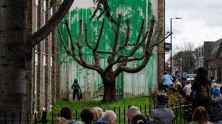 Das neue Motiv von Banksy. Nach wenigen Tagen sieht es so nun nicht mehr aus - es wurde mit weißer Farbe übermalt.