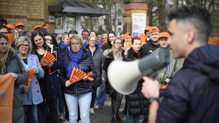 Kundgebung vor dem Maßregelvollzug in Berlin.