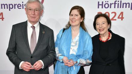Horst Köhler mit Ehefrau Eva Luise Köhler und Tochter Ulrike Köhler beim Hörfilmpreises 2024 in der Repräsentanz der Deutschen Telekom. 