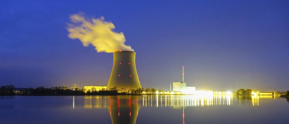 Ein Atomkraftwerk bei Landshut (Bayern).