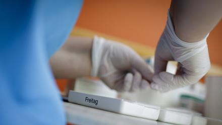  Pflegekräfte sollen Patienten künftig Medikamente auch eigenständig geben können. 