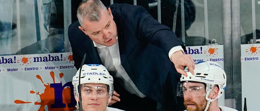 Die Anweisungen von Trainer Serge Aubin kamen bei den Eisbären-Profis an.