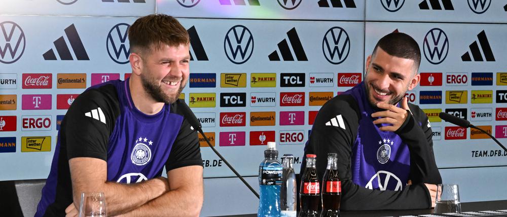 Am DFB-Campus in Frankfurt bewiesen Niclas Füllkrug (li.) und Deniz Undav, dass sie auch neben dem Platz gut harmonieren.