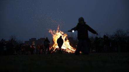 Osterfeuer im Buga Park in Potsdam (Archivbild von 2018).