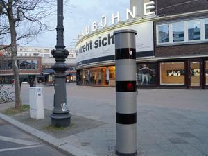 Ein Blitzer am Berliner Kurfürstendamm.