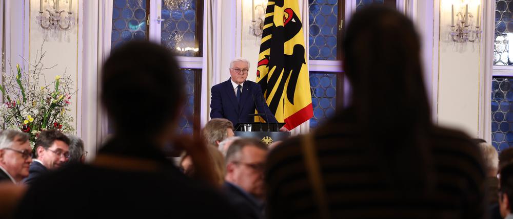 Propalästinensische Demonstranten unterbrechen die Rede von Bundespräsident Frank-Walter Steinmeier.