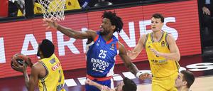 Alba Berlin und Sterling Brown (links) verpassten die Überraschung in Istanbul knapp. 