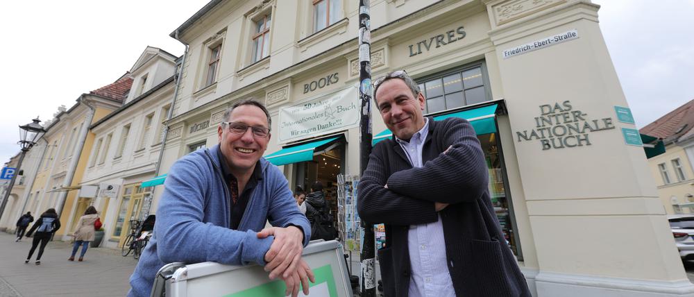 Inhaber Stefan und Jens Bellin feiern den 50. Geburtsttag des Internationales Buches. Ihre Mutter Heidelore hatte das Geschäfte viele Jahrzehnte geprägt.
