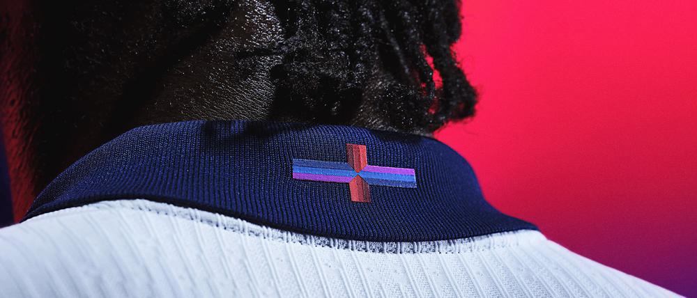 Violett-blau statt Original-Rot. Das sorgt in England für Unruhe.