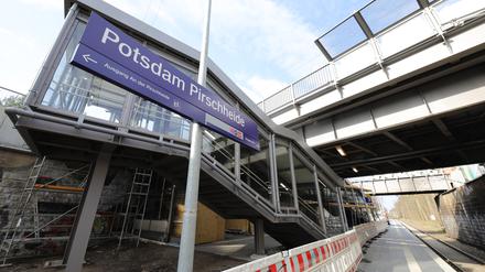 Der Bahnhof Pirschheide soll zum Umsteigeknoten werden. Dafür wurde er saniert und umgebaut. Nun sollen bald die ersten Züge halten.