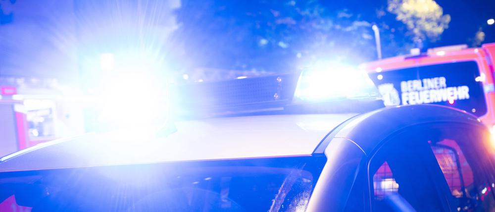 Ein Polizeiauto im Einsatz. (Symbolbild)