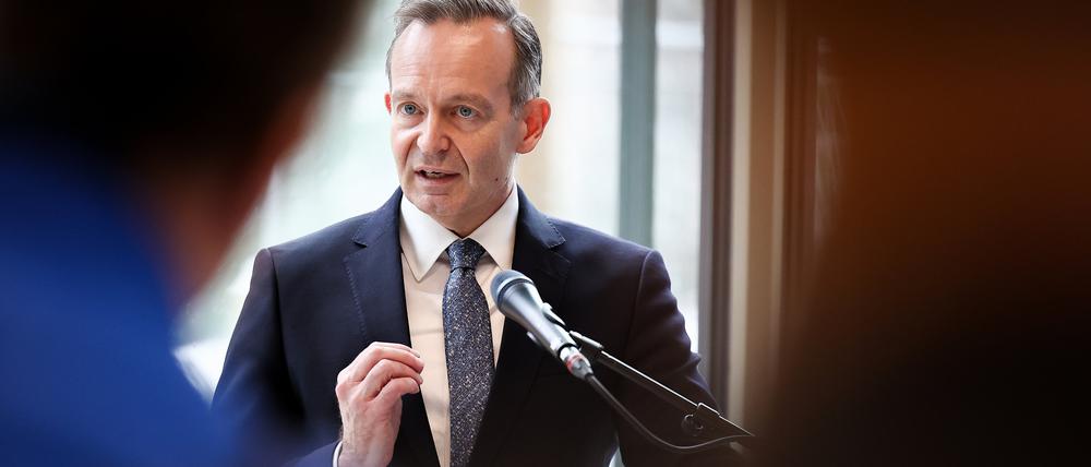 Volker Wissing (FDP), Bundesminister für Digitales und Verkehr, will mehr Gelder für die Bahn akquirieren.