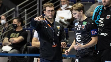 Vorerst wird Füchse-Trainer Jaron Siewert Valter Chrintz keine Anweisungen geben.