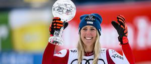 Cornelia Hütter fing Lara Gut-Behrami tatsächlich noch ab.