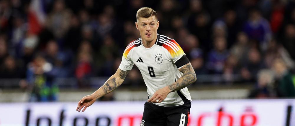 Toni Kroos fügte sich im DFB-Team ein, als sei er nie weg gewesen.