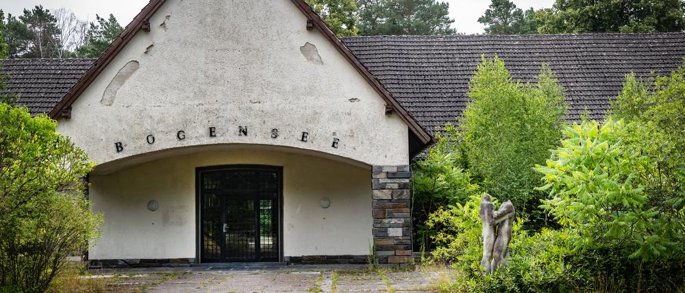 Wandlitz OT Lanke im Bundesland Brandenburg Gebäudekomplex am Bogensee im Barnim ehemalige NS-Reichspropagandaschule, zu DDR Zeiten FDJ-Hochschule Wilhelm Pieck.
