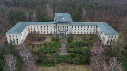 Ein Gebäude der ehemaligen Hochschule der Freien Deutschen Jugend (der DDR) am Bogensee nördlich von Berlin.