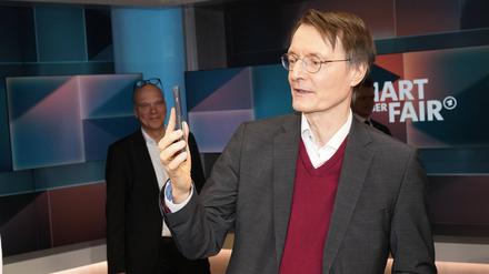 Karl Lauterbach in der ARD-Talkshow „hart aber fair“ im Studio Adlershof. 