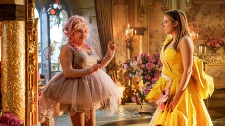 Jella Haase und Maria Happel im Film „Chantal im Märchenland“.