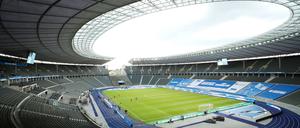 Olympiastadion Berlin Übersicht Innenansicht leere Ränge Sportstätte / / Fußball Fussball / DFL Bundesliga Herren / Saison 2020/2021 / 15.05.2021 / Hertha BSC Berlin vs. 1.FC Köln / Geisterspiel wegen Corona Covid 19 / *** Olympiastadion Berlin overview interior view empty tiers sports venue sports football soccer DFL Bundesliga men season 2020 2021 15 05 2021 Hertha BSC Berlin vs 1 FC Köln ghost match because of Corona Covid 19 
