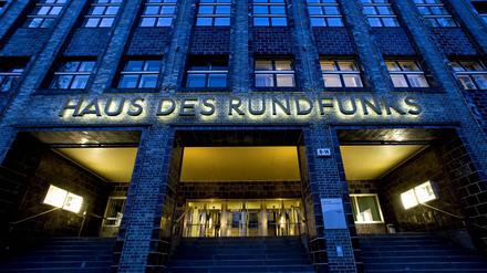 Das Haus des Rundfunks und Sitz des RBB, Rundfunk Berlin-Brandenburg, an der Masurenallee im Berliner Bezirk Charlottenburg.