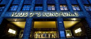 Das Haus des Rundfunks und Sitz des RBB, Rundfunk Berlin-Brandenburg, an der Masurenallee im Berliner Bezirk Charlottenburg.