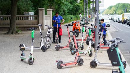 Gelegentlich ein Ärgernis und fehl am Platz: E-Scooter in Berlin