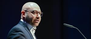 René Wilke, Oberbürgermeister der Stadt Frankfurt (Oder), spricht auf der Gesprächsveranstaltung Zukunftsdialog „Ostdeutschland hat die Wahl“ der Friedrich-Ebert-Stiftung. 