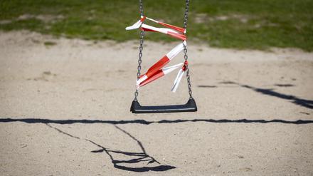 Ein Spielplatz in Stuttgart, wegen der Corona-Pandemie geschlossen.