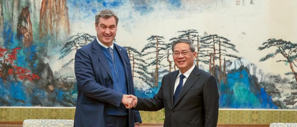 Der bayerische Ministerpräsident Markus Söder und der chinesische Premierminister LI Qiang in Peking.