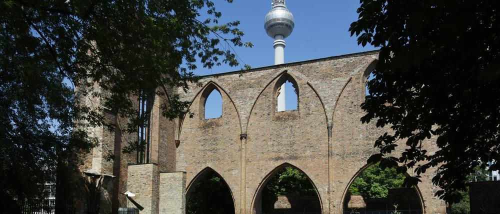 Die Ruine des Franziskanerklosters steht noch, das benachbarte Graue Kloster nicht mehr. 