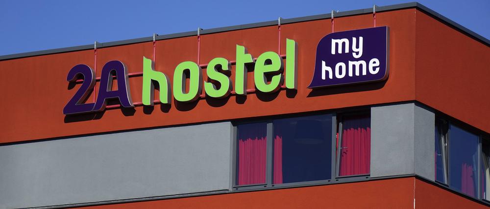 Das „2A-Hostel“ am S-Bahnhof Neukölln. 