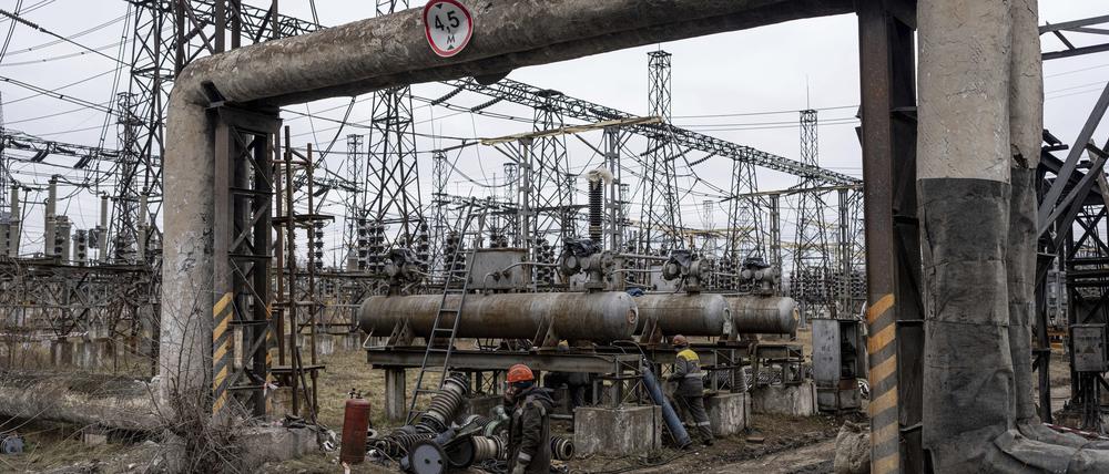 Ein beschädigtes Kraftwerk in der Ukraine.