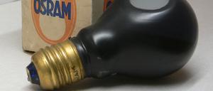 Ein Luftschutzlampe von Osram im Schloßbergmuseum Chemnitz.