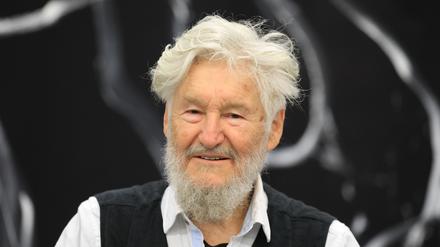 Achim Freyer ist Bühnen-, Kostümbildner, Regisseur und Maler; fotografiert in der Staatsoper in Berlin-Mitte. 