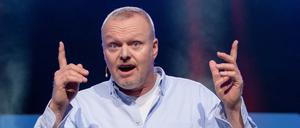 Entertainer Stefan Raab spricht bei der Eröffnung vom Unternehmensgründer- und Investorentreffen Bits & Pretzels. 