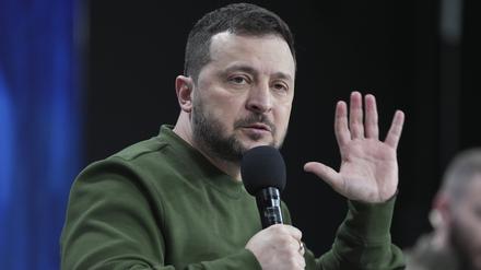 Wolodymyr Selenskyj, Präsident der Ukraine, bittet eindringlich um Hilfe. 