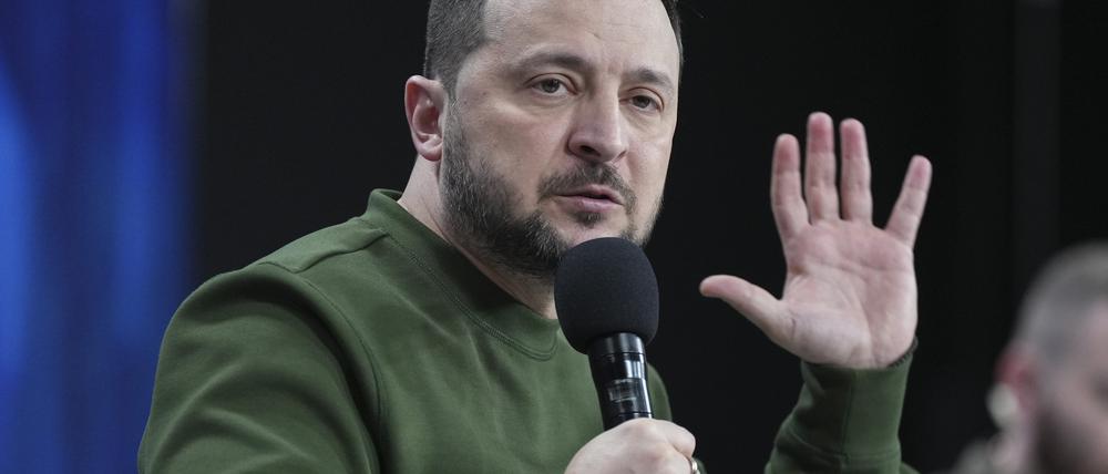 Wolodymyr Selenskyj, Präsident der Ukraine, bittet eindringlich um Hilfe. 
