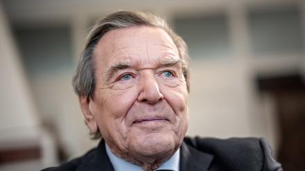 Gerhard Schröder (SPD), Bundeskanzler von 1998 bis 2005, aufgenommen in seiner Kanzlei.