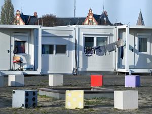 Ein neues Containerheim in Pankow-Blankenburg ist Teil eines Programms mit bis zu 16 neuen Flüchtlingsunterkünften in Berlin.