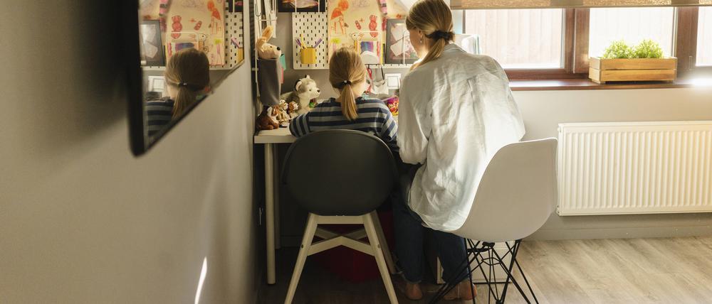 Am höchsten ist der Anteil demnach mit 43,2 Prozent bei Alleinstehenden mit Kindern. 