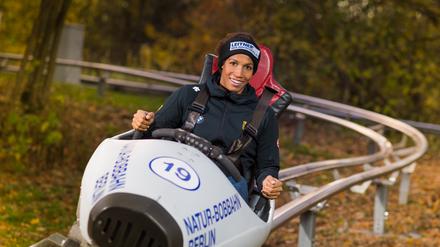 Mariama Jamanka, aufgenommen im November 2018 auf der Natur-Bobbahn auf dem Kienberg in Berlin. 